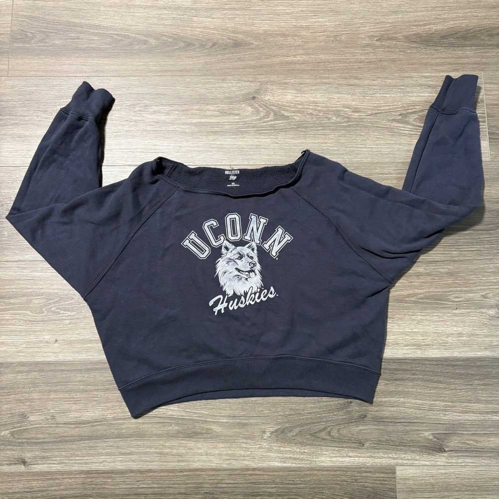 Hollister UCONN cropped sweatshirt
